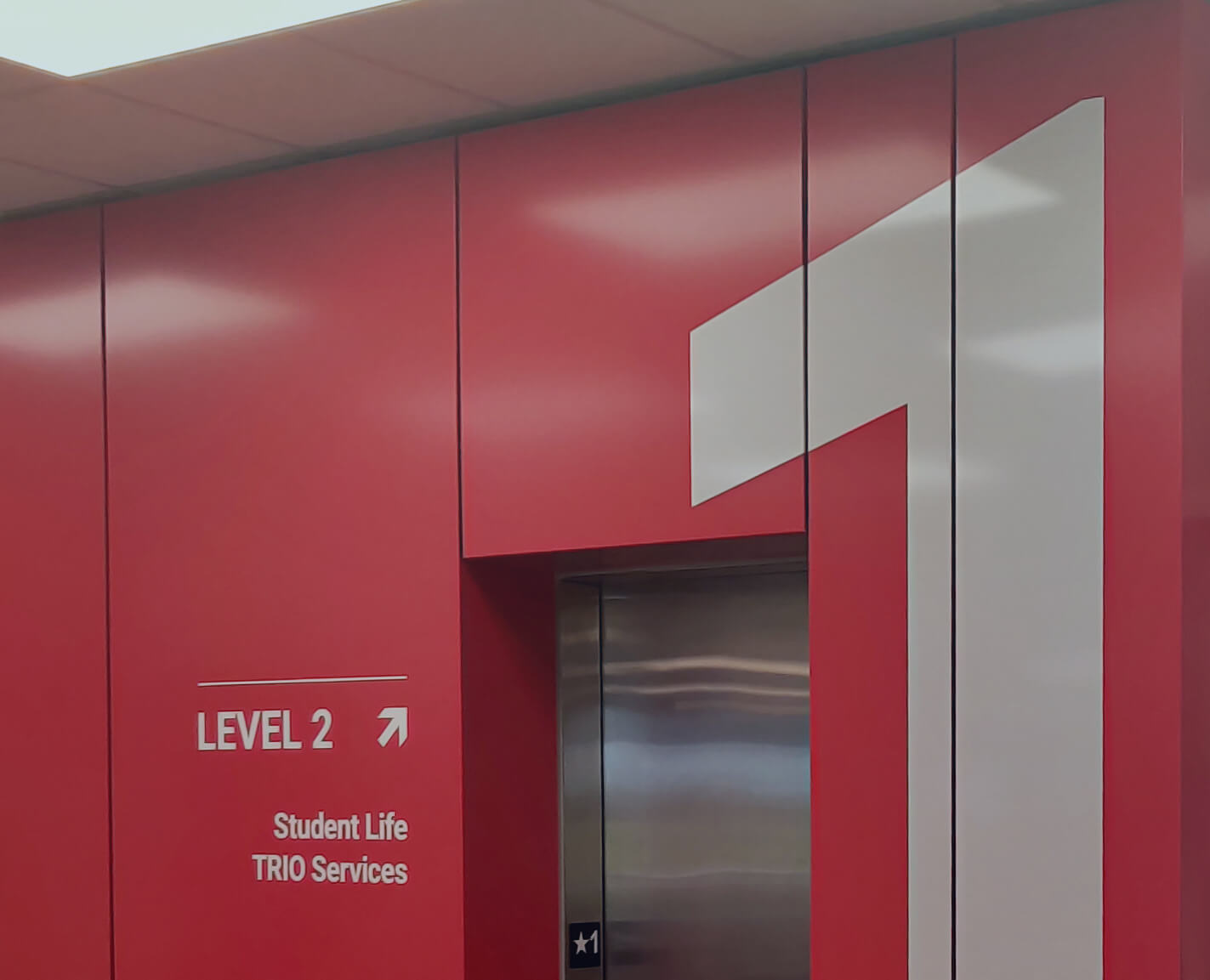 COM Student Center elevators. Copyright College of the Mainland.