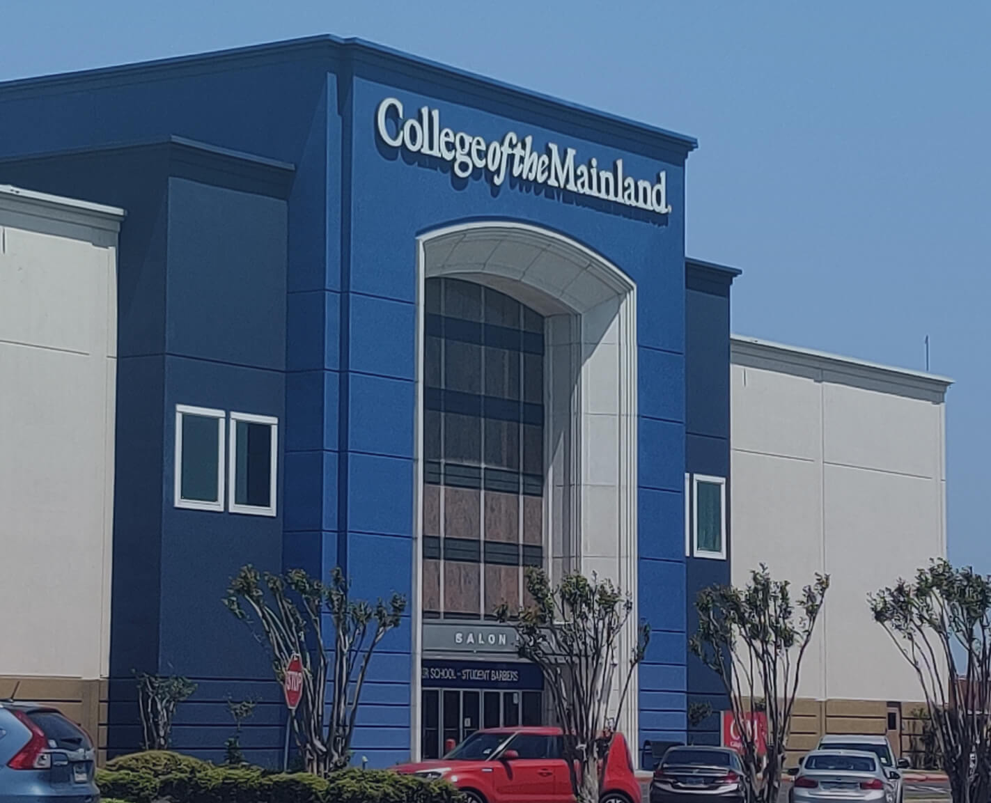 COM Mainland City Center facade. Copyright College of the Mainland.